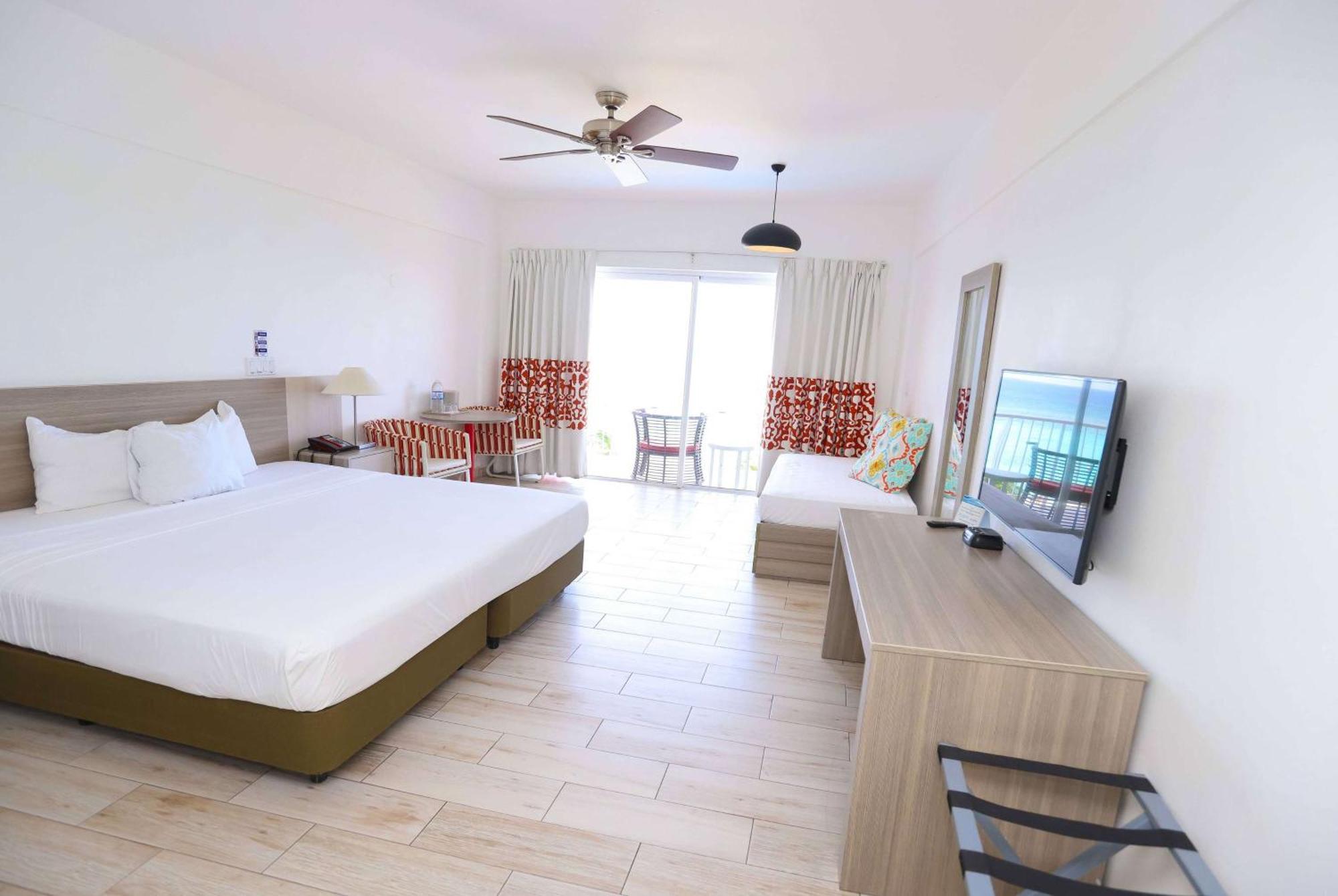 Grand Decameron Cornwall Beach, A Trademark All-Inclusive Resort Montego Bay Exterior foto