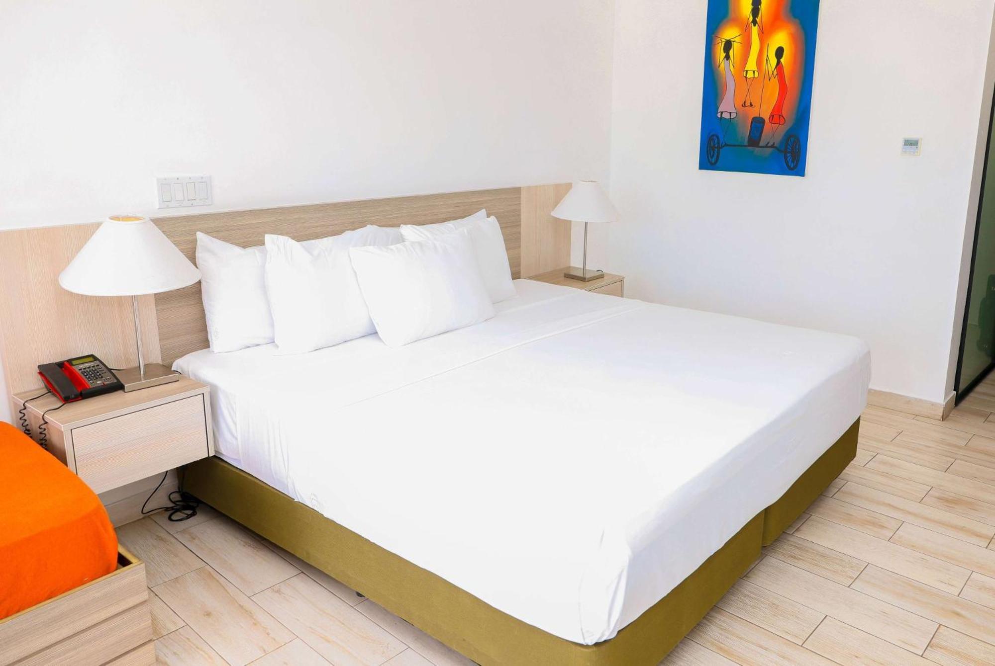 Grand Decameron Cornwall Beach, A Trademark All-Inclusive Resort Montego Bay Exterior foto