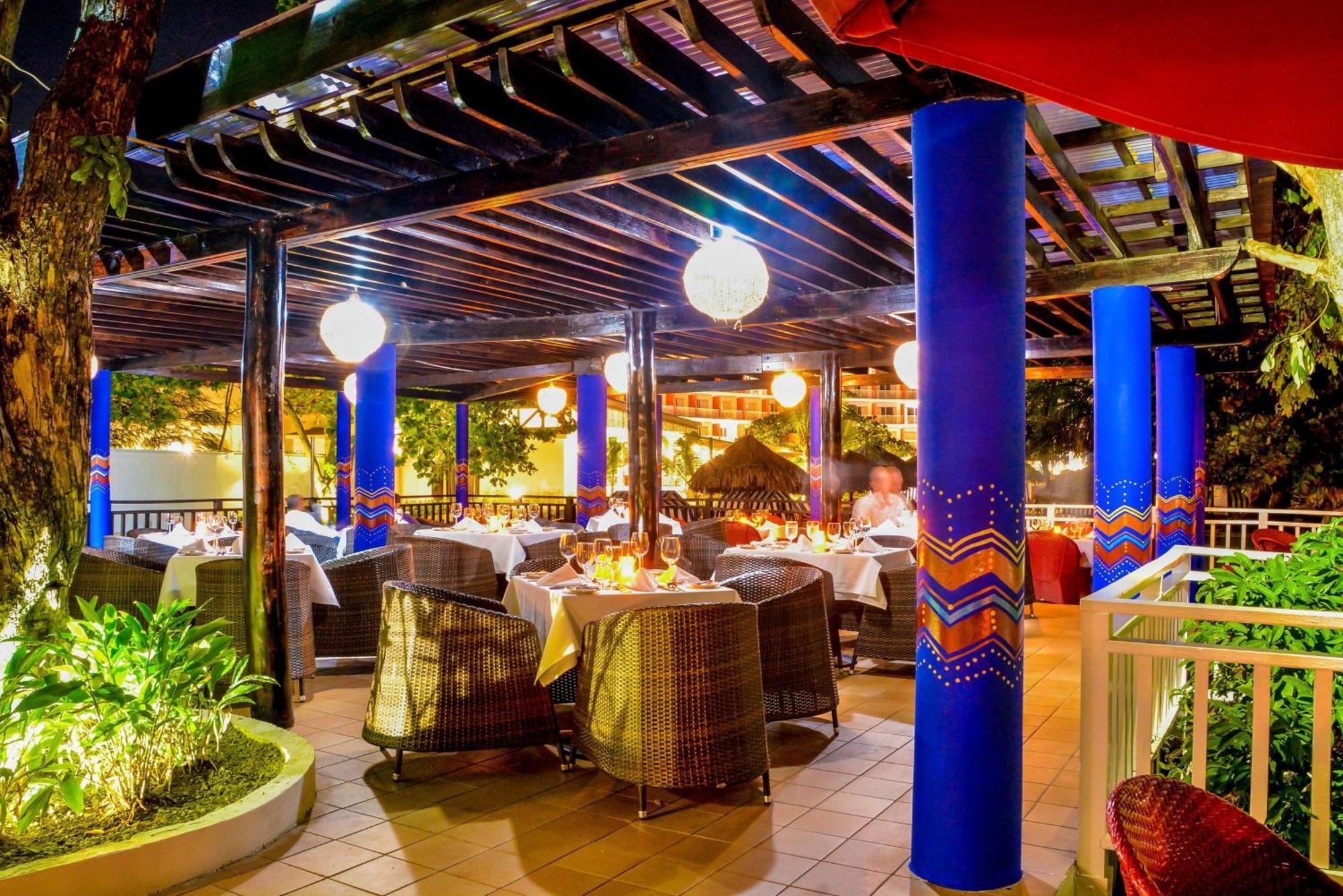 Grand Decameron Cornwall Beach, A Trademark All-Inclusive Resort Montego Bay Exterior foto